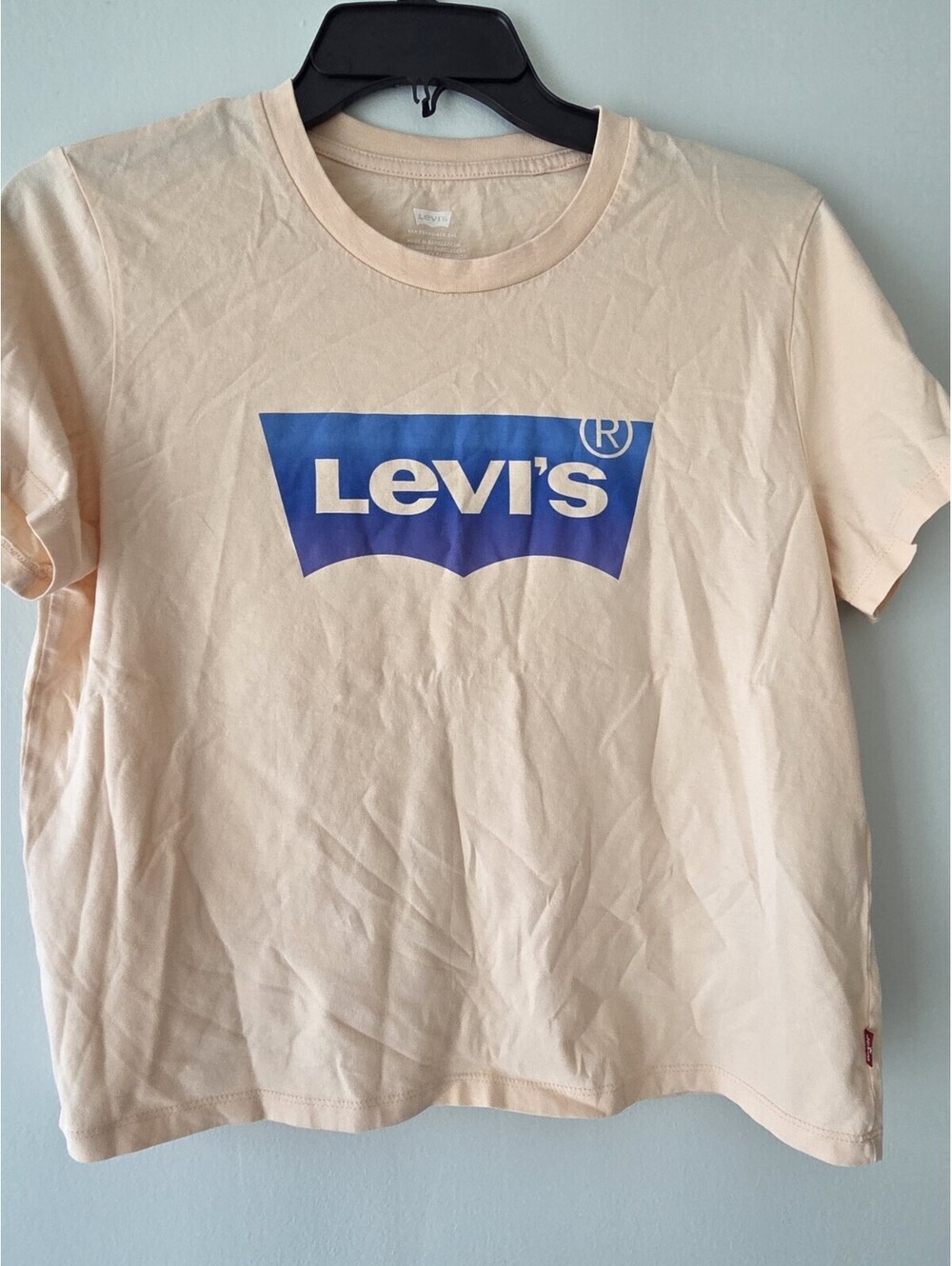 Levi's T Shirt Womens Size (M) Peach Short Sleeve Logo Spell Out Ladies